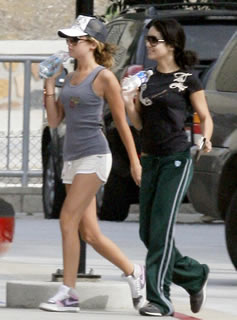 Celebrity exercise: Ashley Tisdale