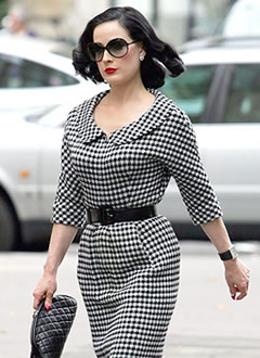 Celebrity diet: Dita Von Teese. Thin waist