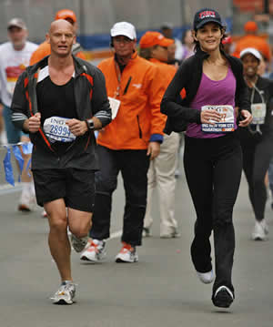 Celebrity exercise: Katie Holmes running
