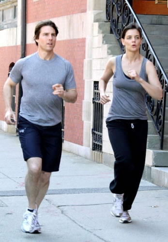 Celebrity exercises: Katie Holmes and Tom Cruise running