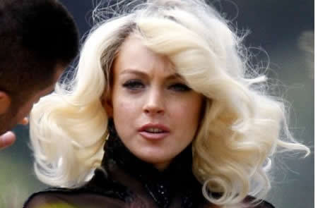 Celebrity imitating Marilyn Monroe: Lindsay Lohan