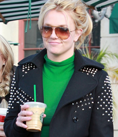 Celebrities Starbucks: Britney Spears in the Starbucks