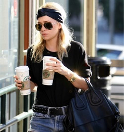 Celebrities Starbucks: Olsen twins in the Starbucks